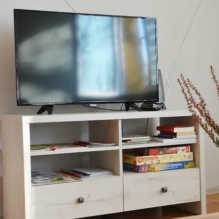 Apartment Leliwa - Centrum - Blisko Dworca Pkp - Blisko Starowki - Restauracje I Sklepy W Poblizu - Pierwsze Pietro - Mozliwy Kurs Na Lotnisko -faktura - Kawa - Herbata - *